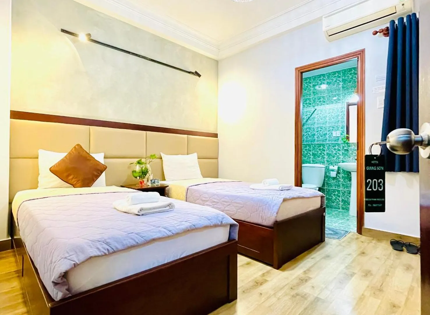Giang Son Hotel江山民宿范五老区酒吧街胡志明市 2*, Хошимин Вьетнам
